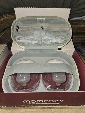 NIB Momcozy Mobile Style™ Hands-free Slim Double Breast Pump in Cozy Red | M6
